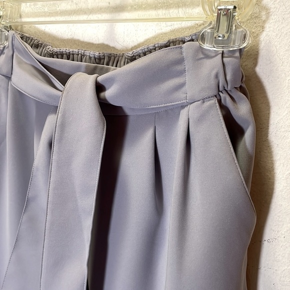 Lululemon Noir Crop Silverscreen Size 4 - Picture 7 of 10